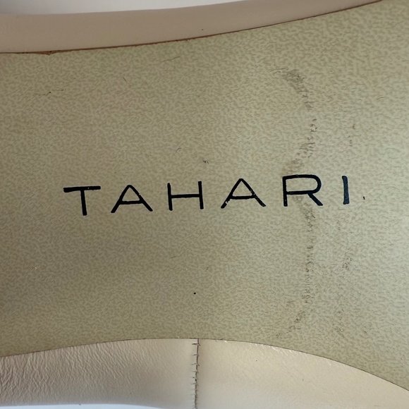 Tahari Jayne Nude Peep Toe 3" Heels Women's Size 8 - Picture 9 of 9
